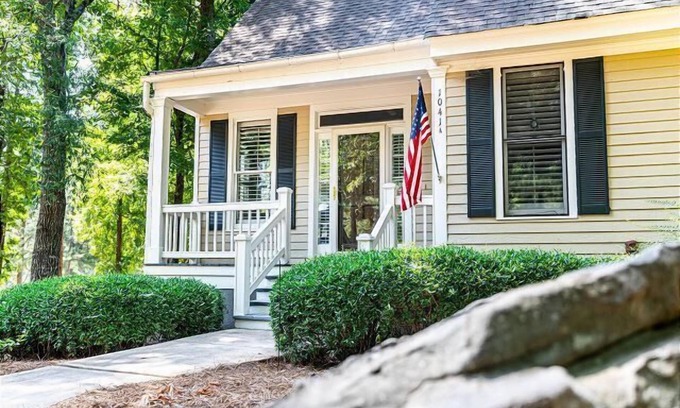 Lake Oconee Condo | Marina Cove! Lakefront condo 3 bedroom, 3 bath