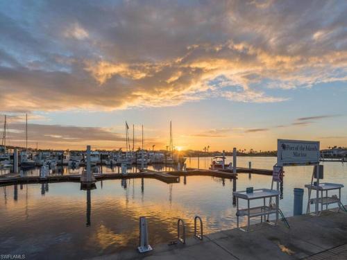 Naples Apartment | Marina getaway on the water!