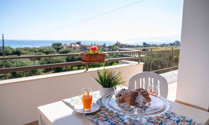 Altavilla Milicia Apartment | MARINA HOLIDAY