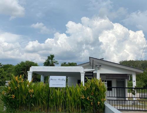Kampung Baharu Sungai Udang House | Marina Homestay