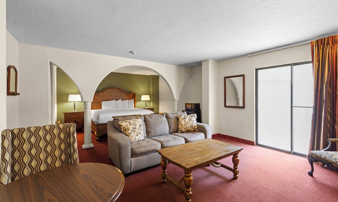 Chalmette Hotel | Marina Inn & Suites Chalmette - New Orleans