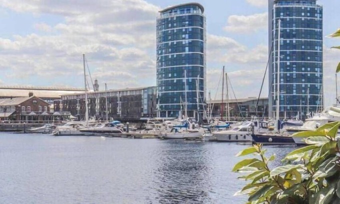 Chatham Apartment | Marina Point East Escape in Kent