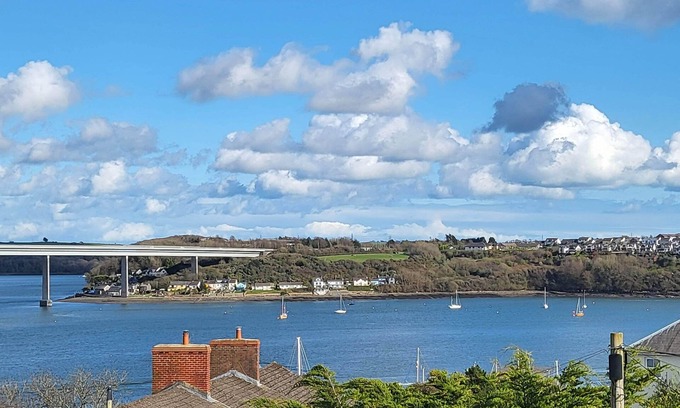 Neyland Apartment | Marina Reach, Neyland, Pembrokeshire: Sea views