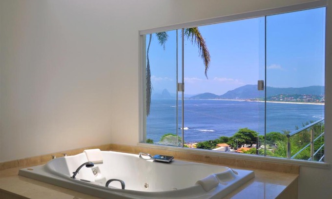 Niteroi House | Marina's Praia Itaipu