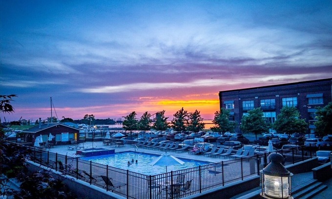 Sandusky Condo | Marina Sunsets Overlooking Chesapeake's Pool