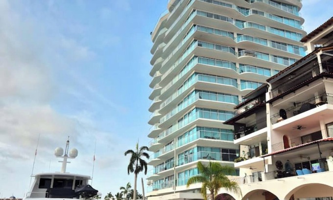 Isla Iguana Apartment | Marina view apartment PV