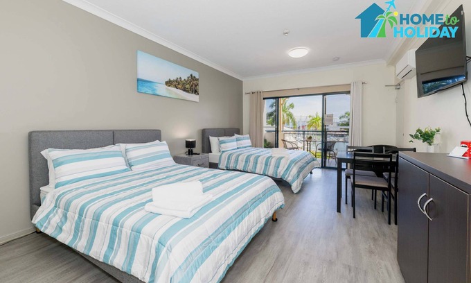South Townsville Apartment | Marina View Studio - Steps away from CBD