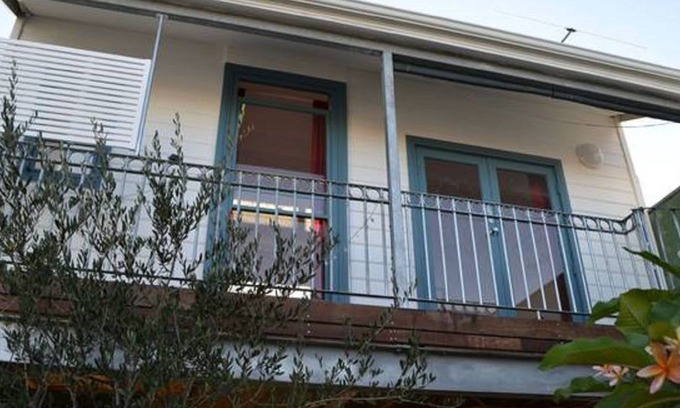 South Fremantle Apartment | Marine Beach Studio with sea views - Spring sale $155 a night! (SAVE 10%)