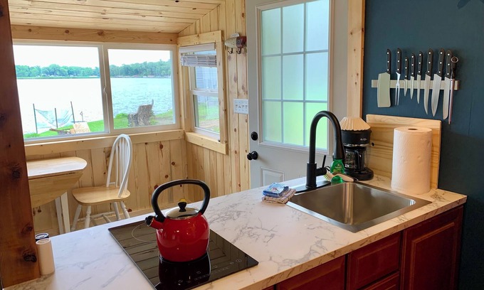 South Haven Cabin | Marine Comfort - Cabin 8