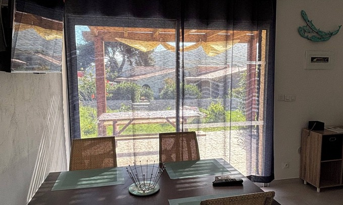 Marine de Saint Ambroggio Apartment | Marine de Sant Ambroggio- Cocody-5 mins from the beach