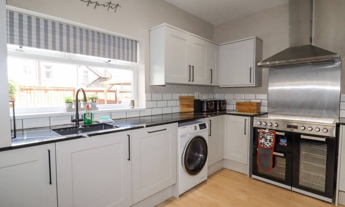 Southport Cottage | Marine House