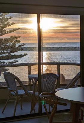 The Entrance Apartment | Marine Parade - Ocean Views - Unit 6