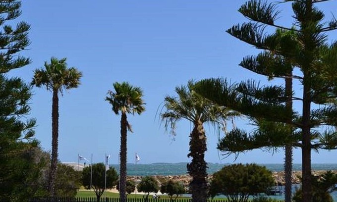 South Fremantle Apartment | MARINE TERRACE BEACH STUDIO Spring sale $155 A NIGHT! (SAVE 10%)
