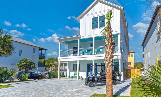 Delos House | Mariner: New! Private Beach!