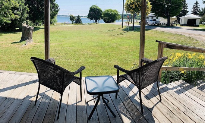 Grand Marais House | Mariner's Cottage - Newly remodeled across from Bayshore Beach Park