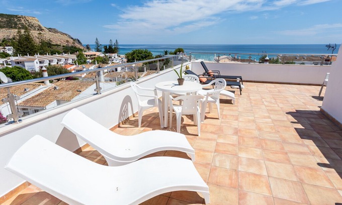 Praia da Luz Apartment | Mariners (6) - Bright and stylish apartment - 2 minute walk to the beach