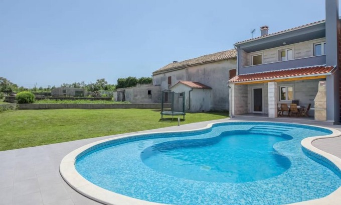 Bratulici House | Mario 2 by Interhome