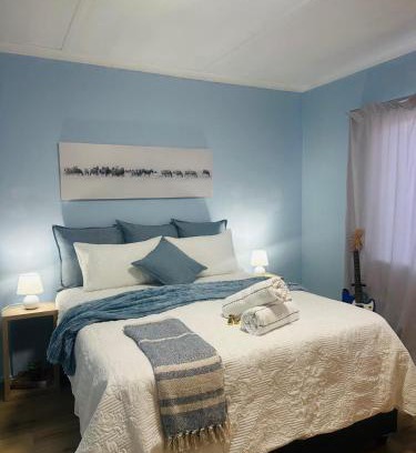 Worcester House | Mario & Luiza's Place - Cozy Stay with Pool & Braai