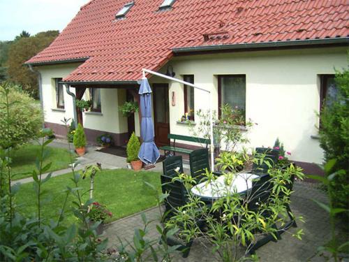 Kummerow Apartment | "Marion s gute Stube" unweit vom Kummerower See