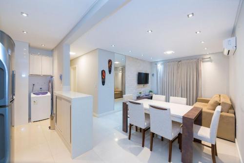 Ze Amandio Apartment | Mariscal Beach 101 - Lindo Apartamento 02 quartos - Acomoda até 06 pessoas - À poucos metros da praia de Mariscal - (Consultar serviços de roupa de cama e banho)