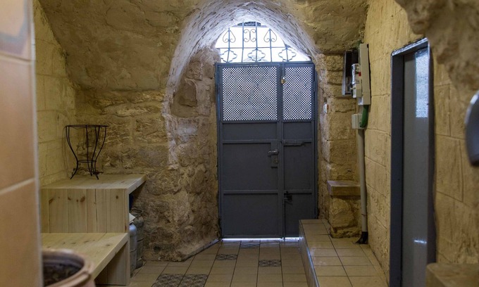 Old City Apartment | Mark House