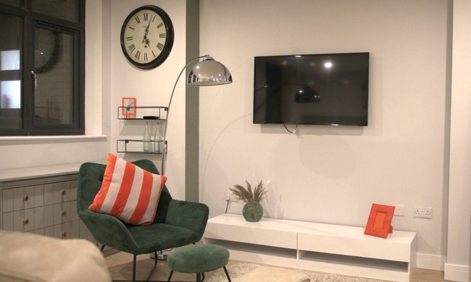 Northampton Apartment | Market Eden, King Deluxe suite