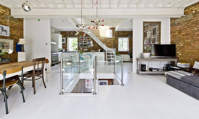 Junction Apartment | Marlborough Yard, by Veeve