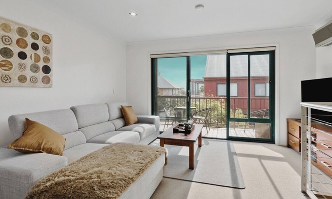 Queenscliff Apartment | MARLEYS Place