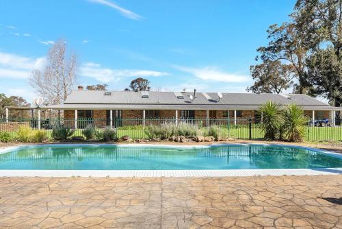 Kangaroo Valley House | MarMel - Four bedroom home with pool and fire pit