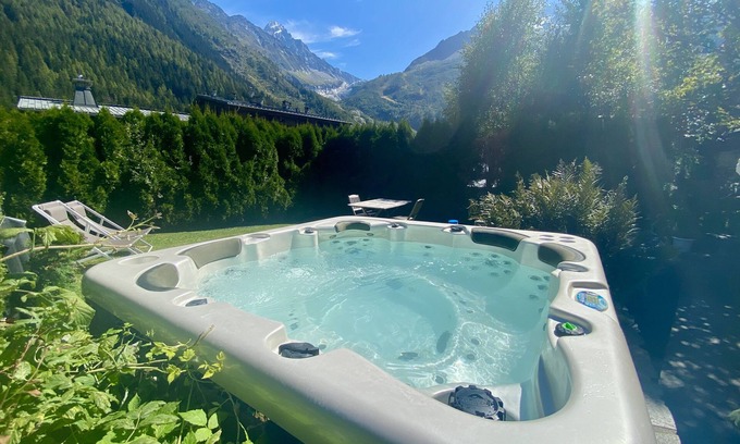 Argentiere Ski Chalet | Marmotte Mountain Manor - Historical Chalet from 1668