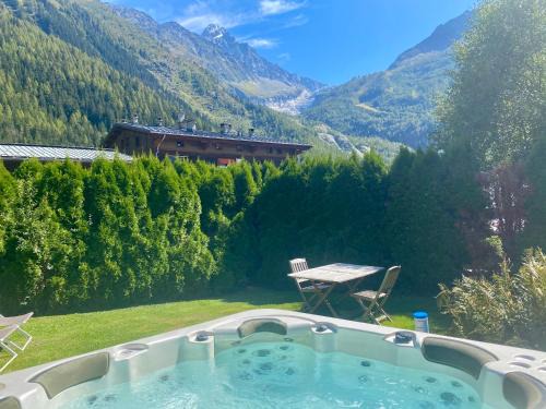 Argentiere Cabin | Marmotte Mountain Manor