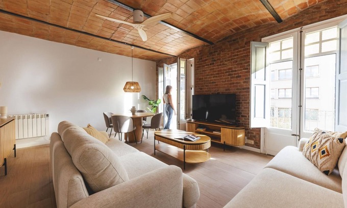 Eixample Apartment | Marquès de Camps - Holiday Apartment Rental Girona | Bravissimo