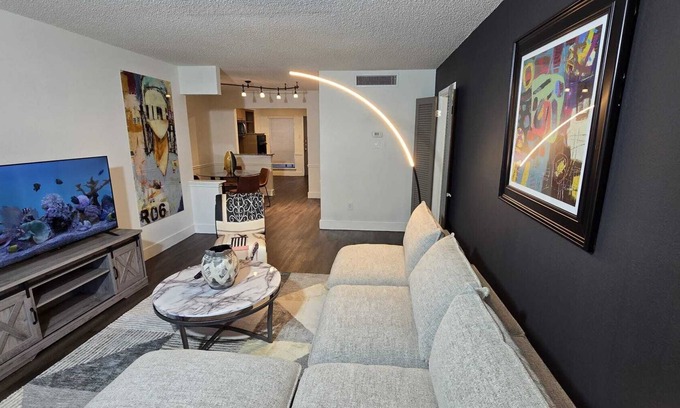 The Galleria Apartment | Marquee Uptown 2BR 2BA Galleria Condo Unit 108