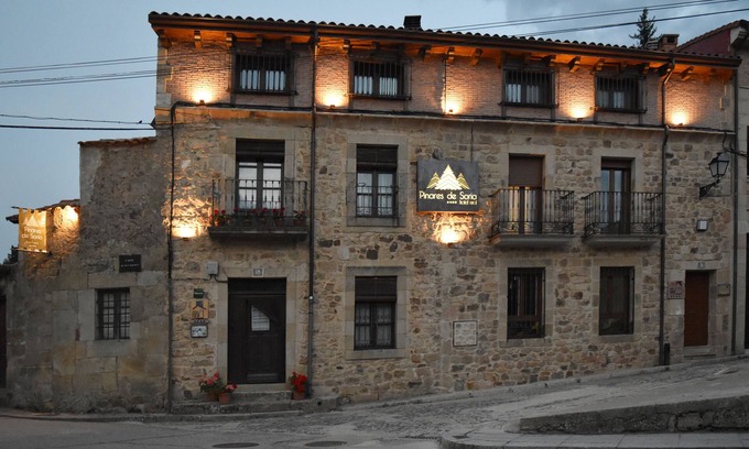 Molinos de Duero Cottage | Marriage room with extra bed 3 people