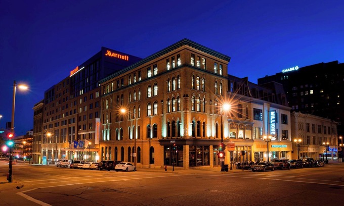 East Town Hotel | Marriott Milwaukee Downtown
