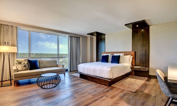 South Tulsa Hotel | Marriott Tulsa Hotel Southern Hills