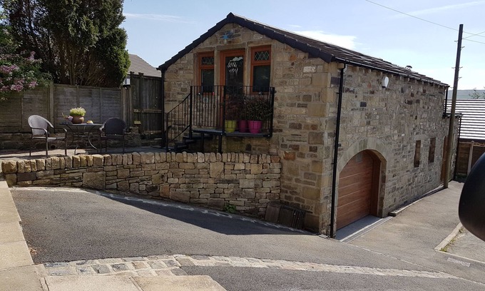 Marsden Apartment | Marsden, Stone Eater, Private, peaceful detached annex