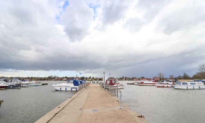 Oulton Broad Cottage | Marsh Bungalow
