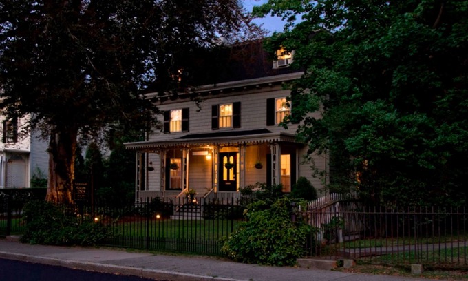 Top of the Hill Bed & Breakfast | Marshall Slocum Inn