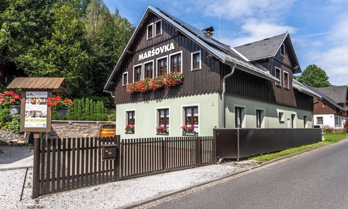 Horni Marsov Cottage | MARŠOVKA- mountain cottage with six rooms for your relaxation