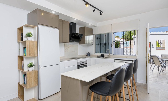 Torre de Benagalbon Ski Chalet | Marta - Holiday Home in Rincón de la Victoria