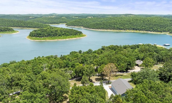 Isabella House | Martha`s Lakeview Ranch