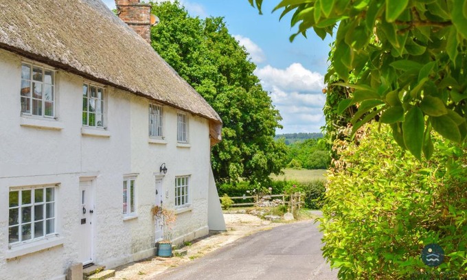 Holworth House | Martie Cottage - cosy cottage idyllic village