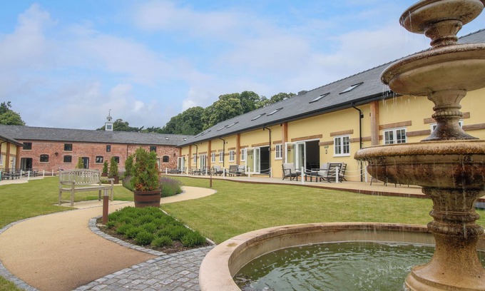 Felton Cottage | MARTINGALE COTTAGE, pet friendly, with a garden in West Felton