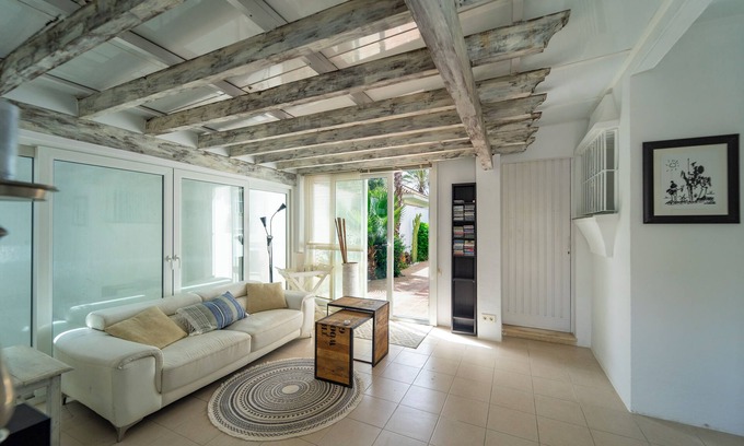 Carib Playa Villa | Marvellous 3 Bed Villa by the sea with pool