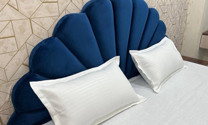 Vaishali Nagar Apartment | Marvelous 3-bedroom apartment with AC in Jaipur with massive deck in a lux.