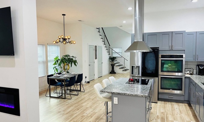 Peoplestown House | Marvelous 4-bedroom bungalow Near Downtown Atlanta
