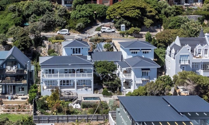 Cape Peninsula House | Marvelous 5-bedroom house with WiFi, pool, beach and more in Cape Town