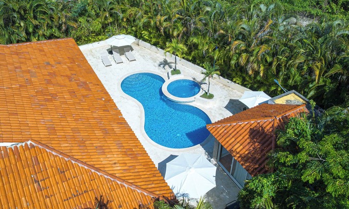 Juan Dolio Villa | Marvelous 5-bedroom villa with AC in Juan Dolio