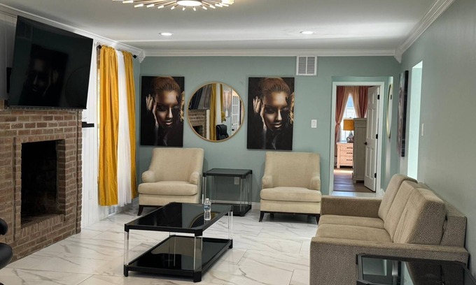 Ellendale House | Marvelous and Spacious Southern Palace with Plenty of Beds